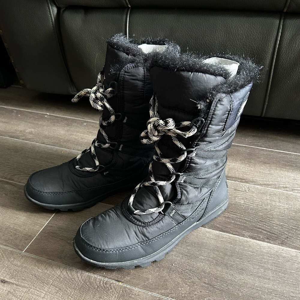Sorel Women's Black Winter Boots with White Accents - Picture 5 of 7